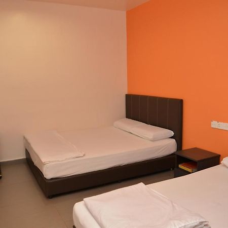 Gf Wonderful Hotel Pontian Kecil Bagian luar foto